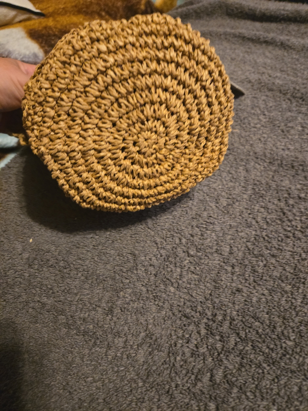 Universal Thread Crochet Floral Shoulder Bag in Tan - Picture 3 of 3